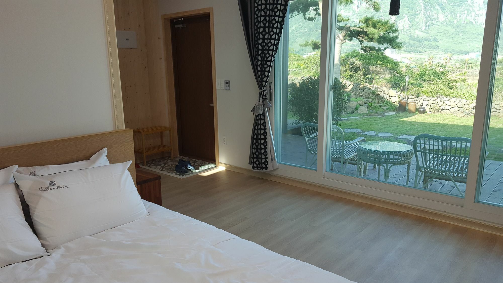 Wind Jeju Cafe&Pension Seogwipo Bagian luar foto