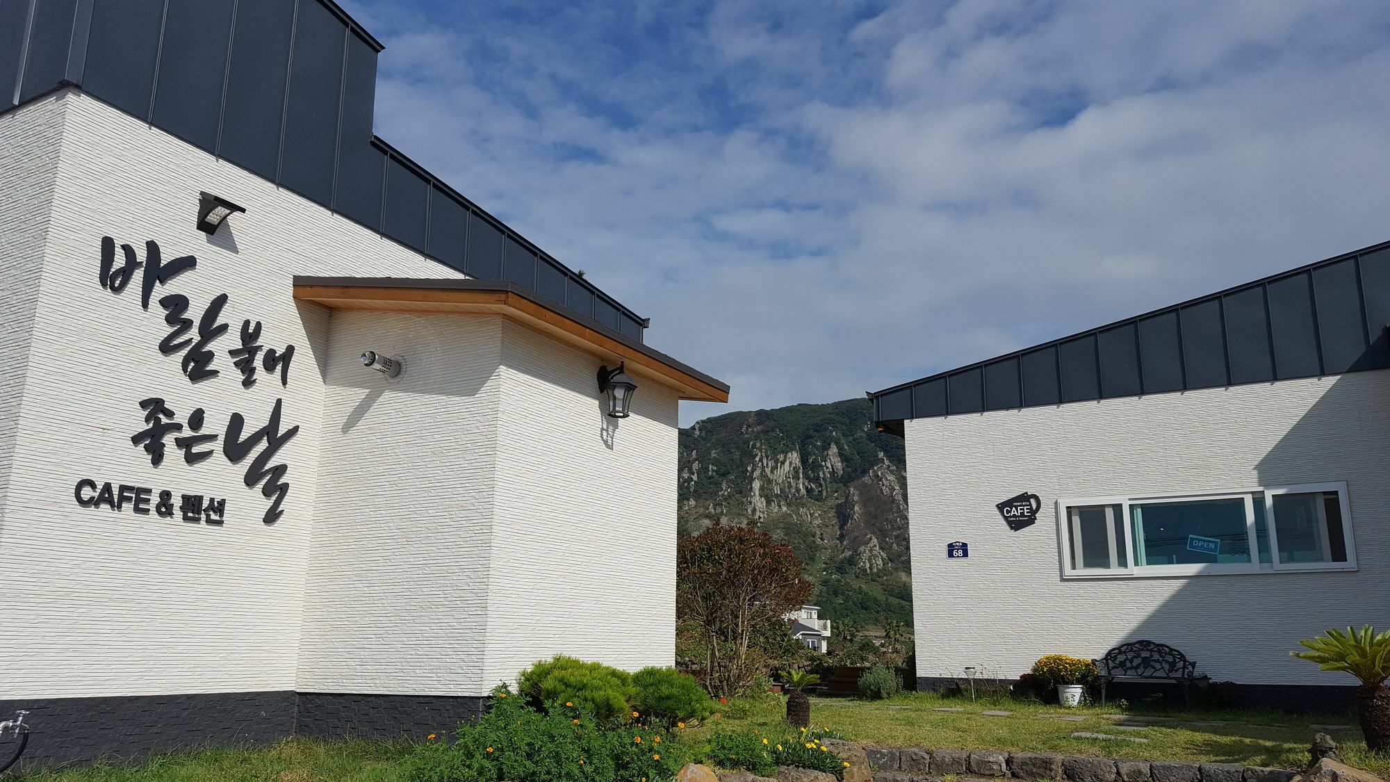 Wind Jeju Cafe&Pension Seogwipo Bagian luar foto