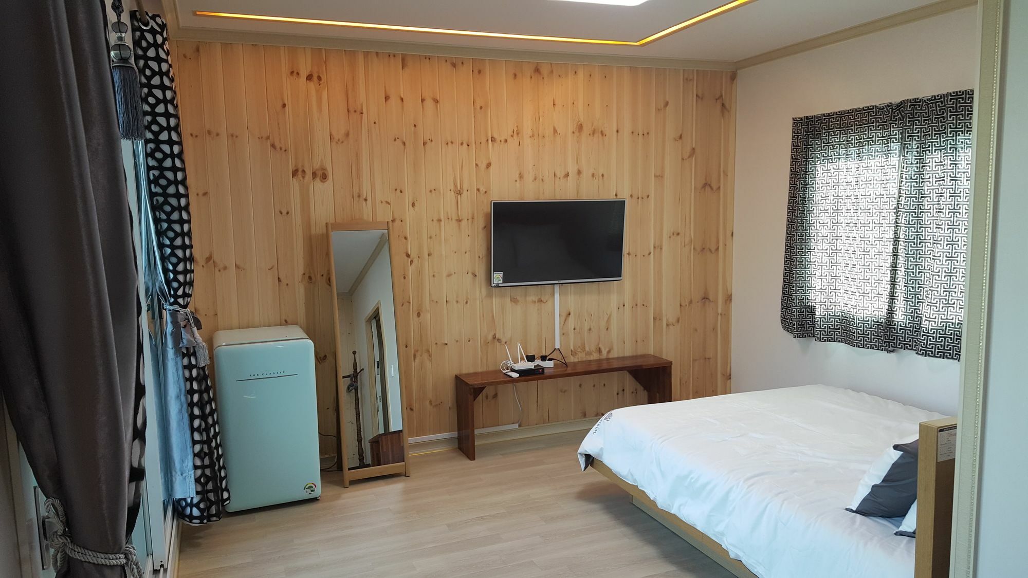Wind Jeju Cafe&Pension Seogwipo Bagian luar foto