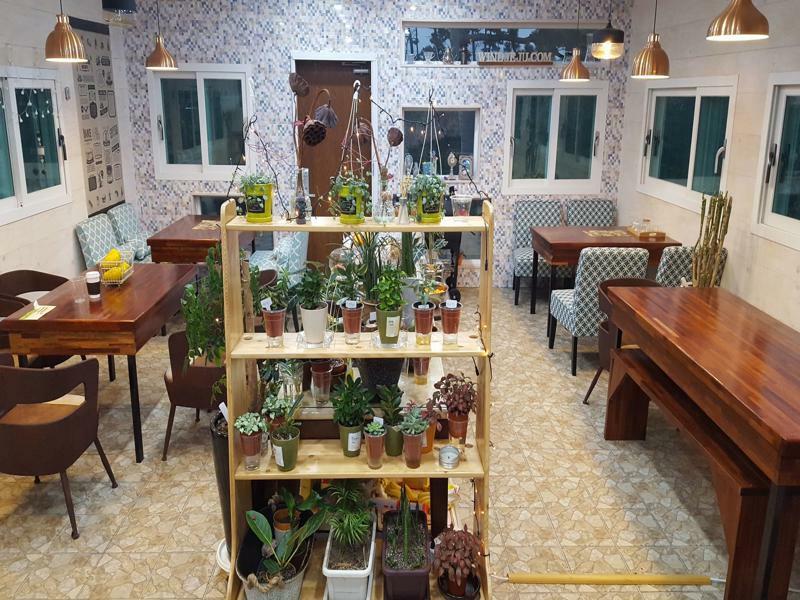 Wind Jeju Cafe&Pension Seogwipo Bagian luar foto