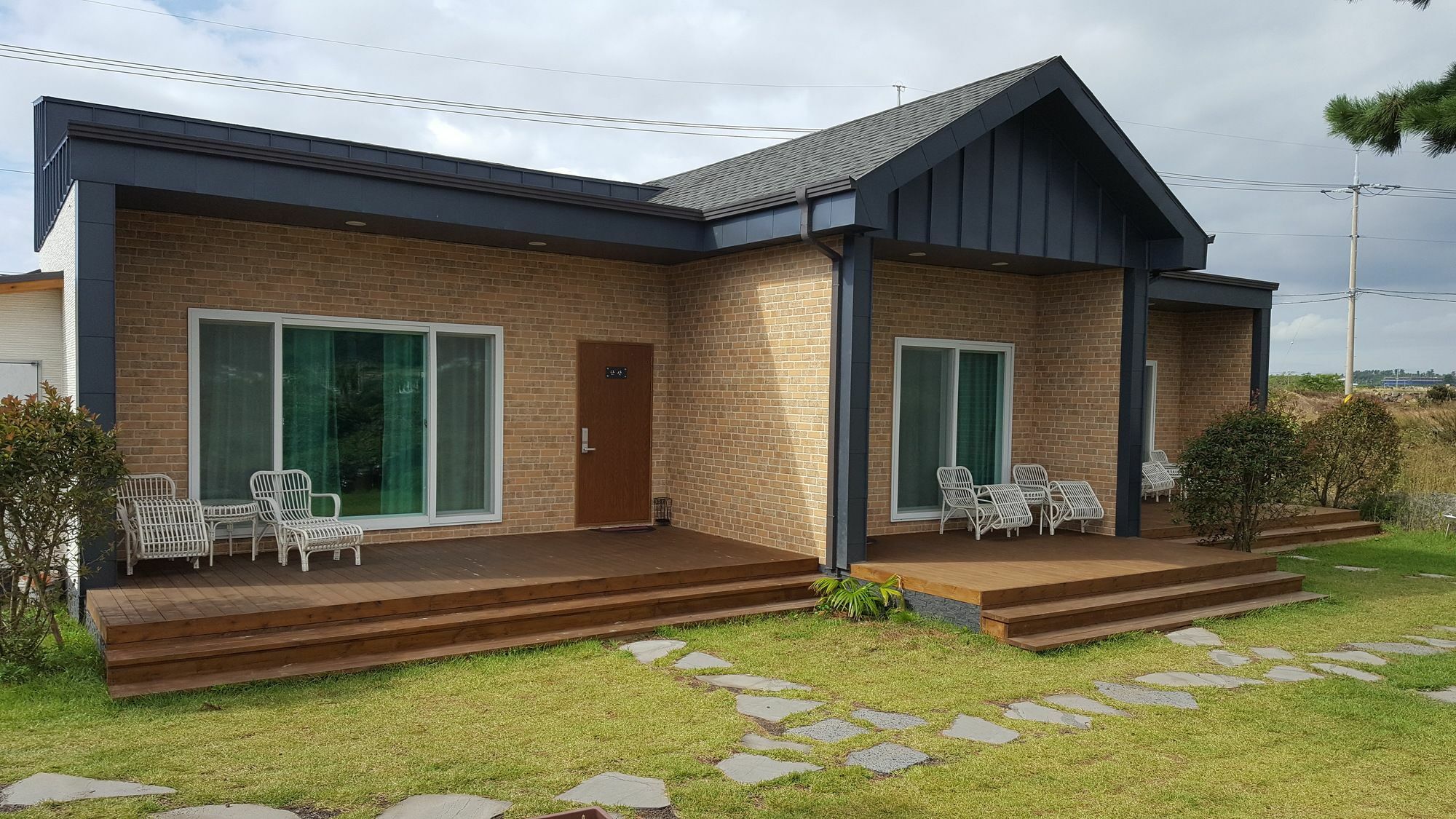 Wind Jeju Cafe&Pension Seogwipo Bagian luar foto